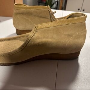 Clark’s men size 12 wallabies